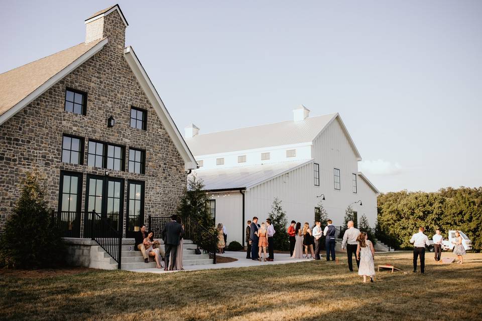 Spring Hill Tennessee Wedding DJ
Venue at Birchwood
Heritage Wedding DJs
Heritage DJs