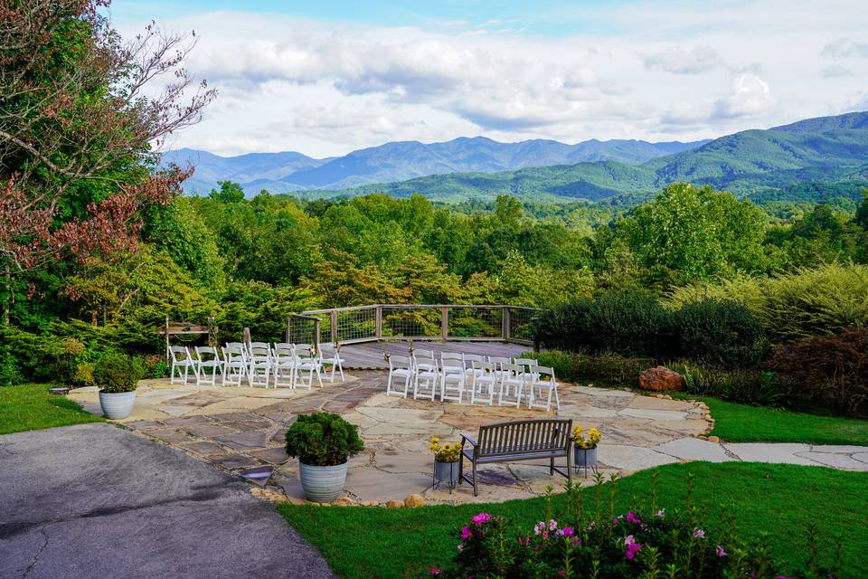 Gatlinburg Wedding DJ
Gatlinburg TN Wedding DJ
Above the Mist
Heritage Wedding DJs
Heritage DJs