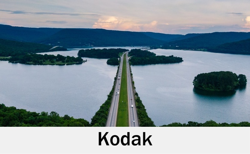 Kodak, Tennessee lake view for waterfront weddings
