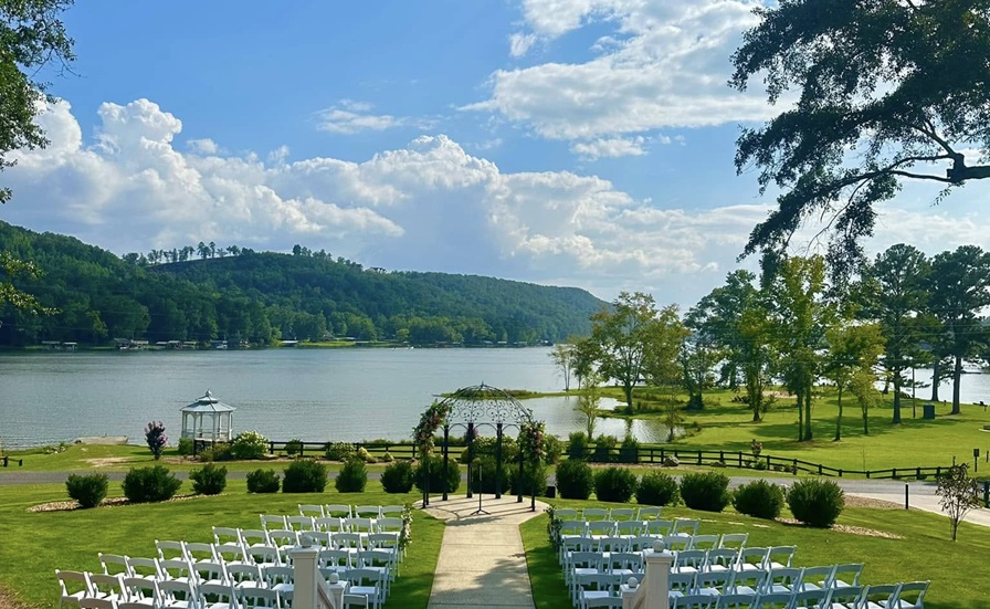 Cedar Bluff Wedding DJ
Cedar Bluff AL Wedding DJ
Magnolia Overlook
The Magnolia House
Heritage Wedding DJs
Heritage DJs