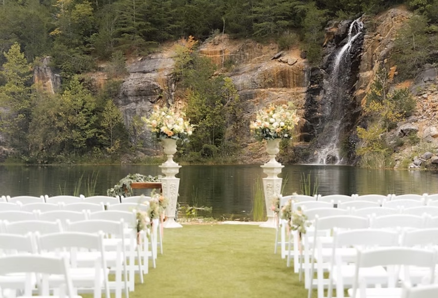 Johnson City Wedding DJ
Johnson City TN Wedding DJ
Waterstone Venue
Heritage DJs
Heritage Wedding DJs
