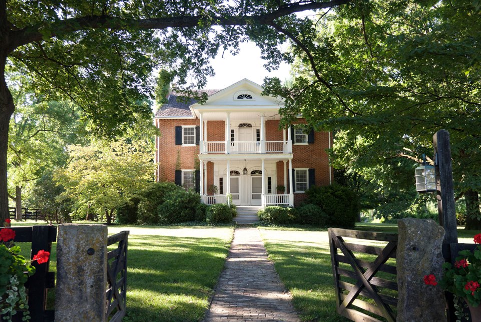 Wedding venue at Hermitage Farm for unforgettable personal wedding